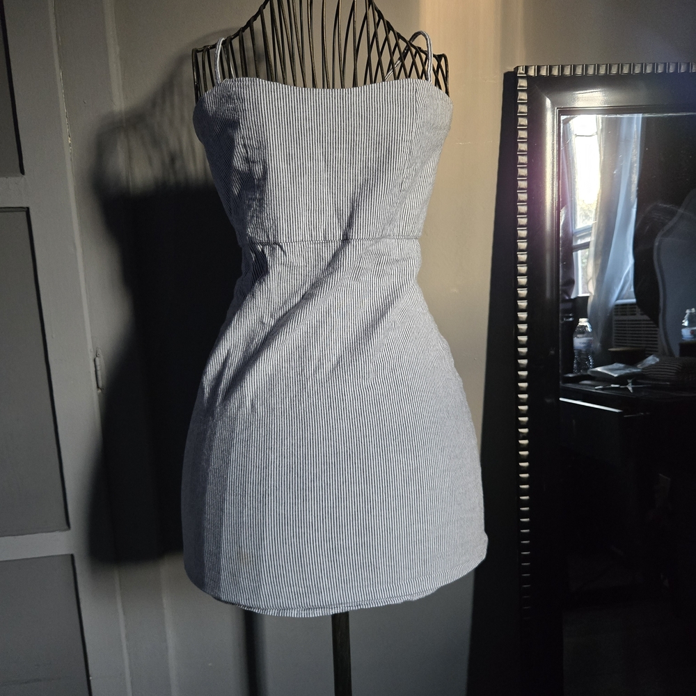 Brandy Melville Strapless Blue and White Dress